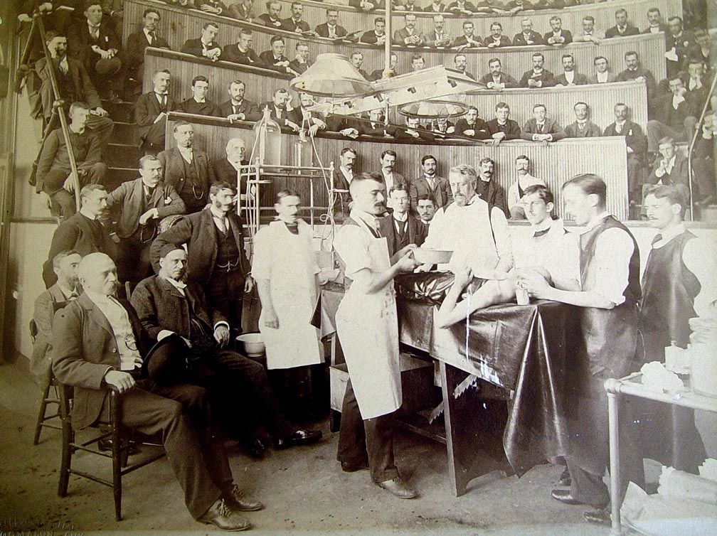 Lịch sử phẫu thuật: từ thời kỳ đồ đá đến khoa học hiện đại